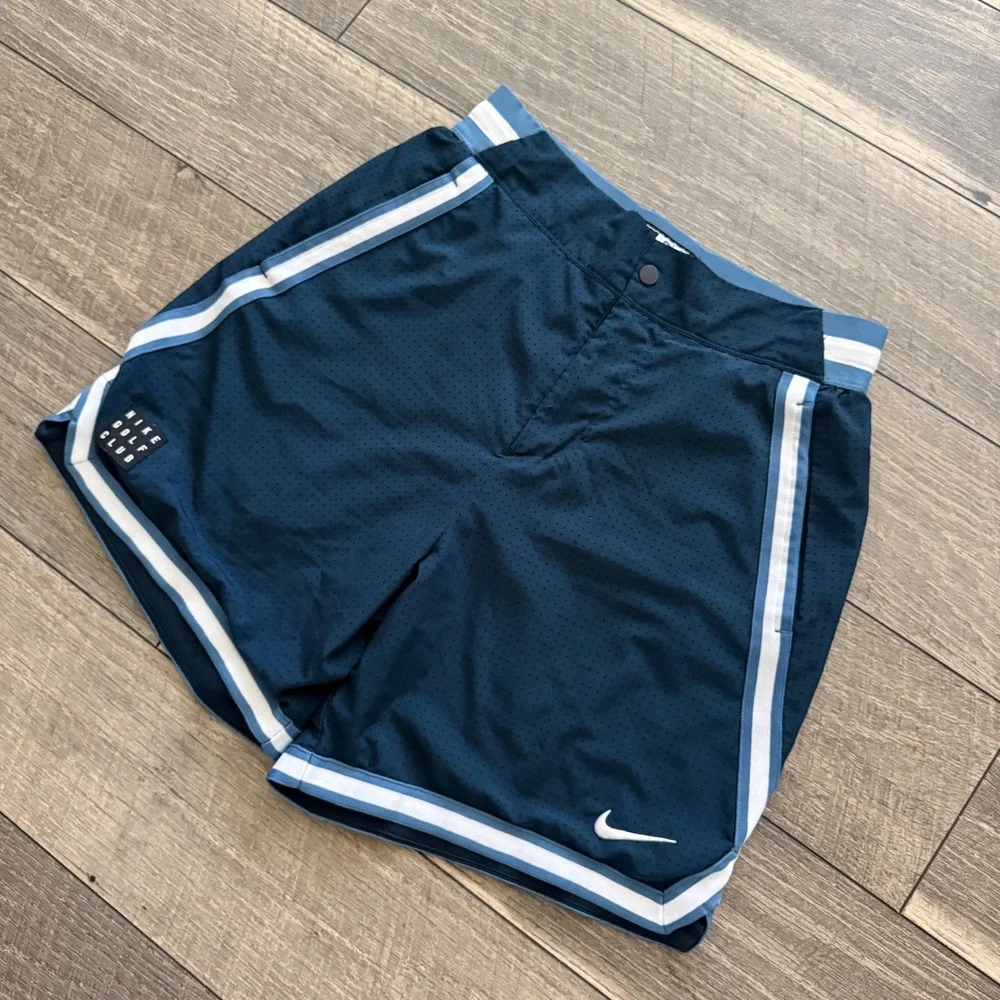 Nike Golf Club Dri-FIT Mesh Shorts Navy Blue Striped Loose Fit Basketball Mens S